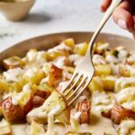 Cubos de Papa con Finas Hierbas y Queso Fundido